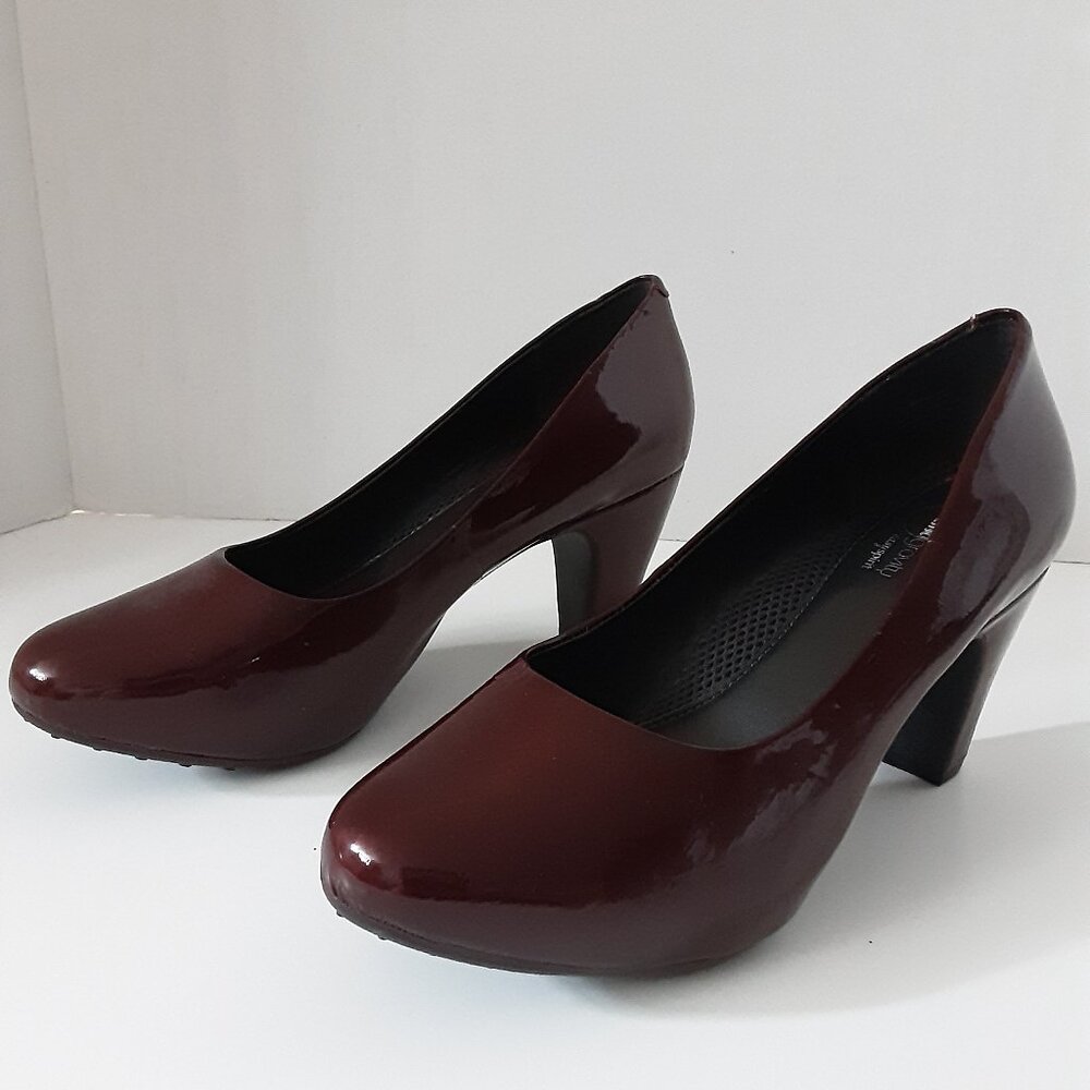 Easy Spirit Leather Pumps
